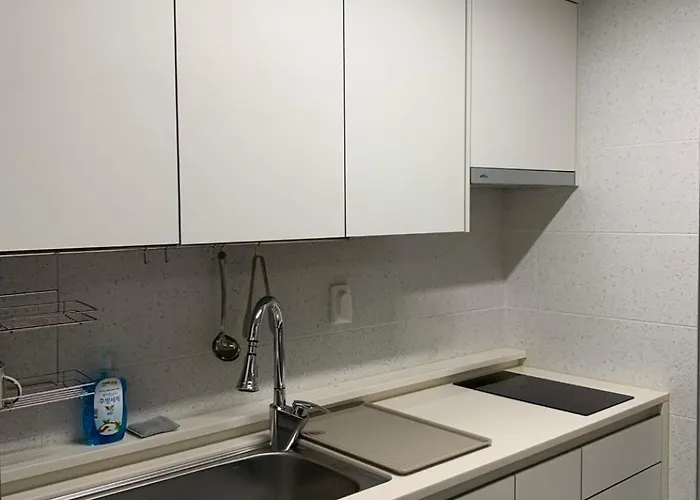 Center View Private House Basic For 2 People Airport 7 Minutes Recently Renewed *